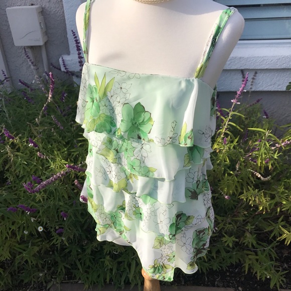 SIMPLY IRRESISTIBLE Ruffle Top EUC! - Picture 3 of 8